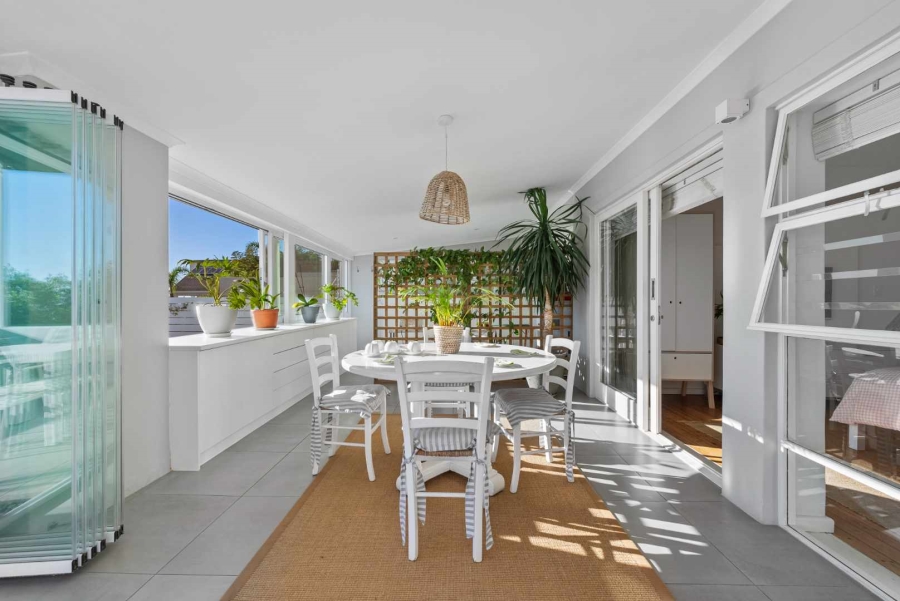 5 Bedroom Property for Sale in Green Point Western Cape